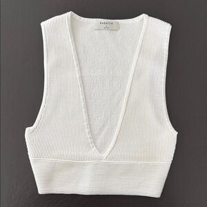 Babaton White Ribbed V-Neck Crop Top